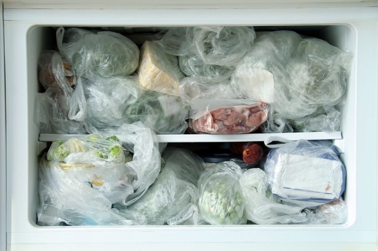 Congelare il cibo due volte fa bene o male?