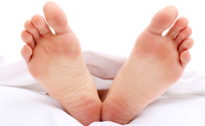 cause e rimedi per i piedi gonfi