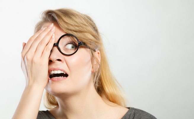 I comportamenti errati che rovinano la vista e gli occhi