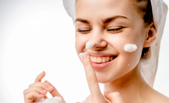 Come lavarsi il viso: ecco alcuni consigli utili