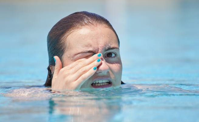 I sintomi e i rimedi per chi soffre di allergia al cloro