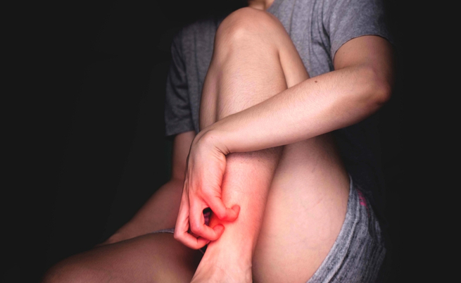 Prurito notturno: quali potrebbero essere le cause legate a questo fastidioso problema?