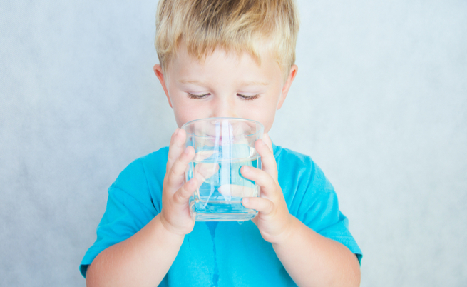 Acqua minerale o acqua naturale