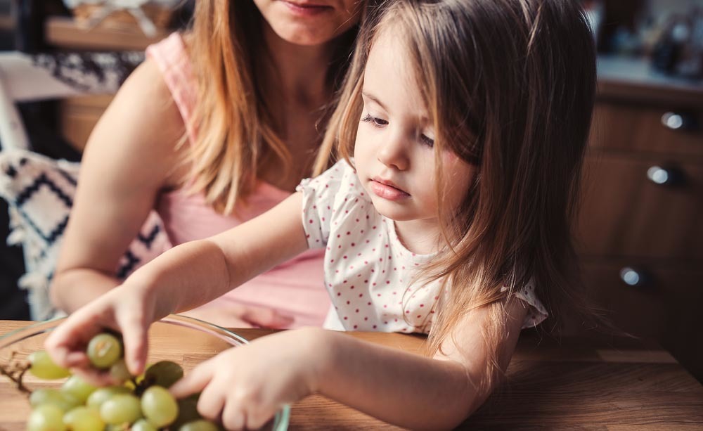 Ecco perché l'uva causa soffocamento nel bambino