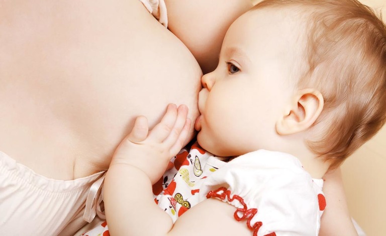 allattamento e svezzamento: i consigli del pediatra