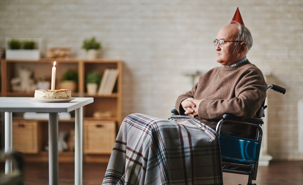 Quali sono i rischi della solitudine nell'anziano? Vediamoli insieme.