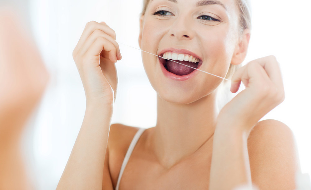 Prevenire la polmonite, grazie a una buona igiene orale.