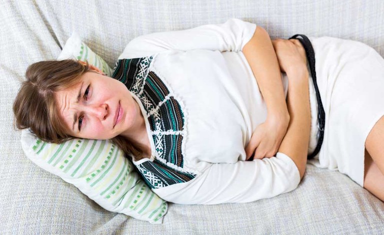 Costipazione: quali sono le cause e i cibi no