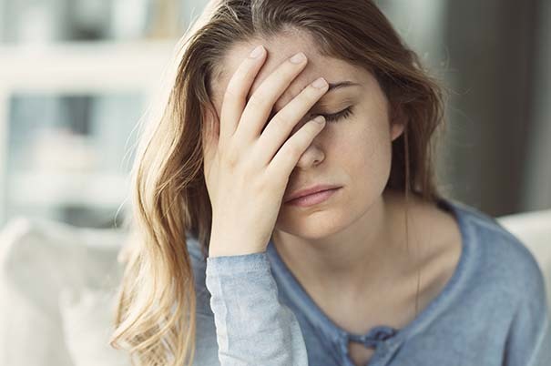 Sbalzi ormonali nelle donne: cause e cure