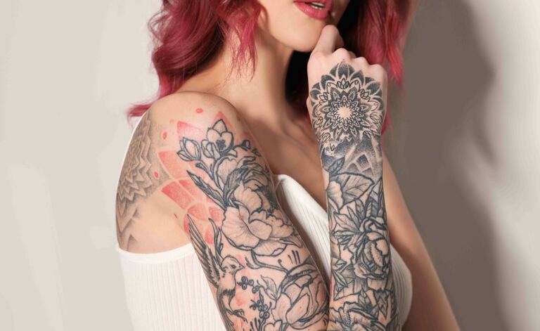 Tatuaggi a Colori: i Rischi