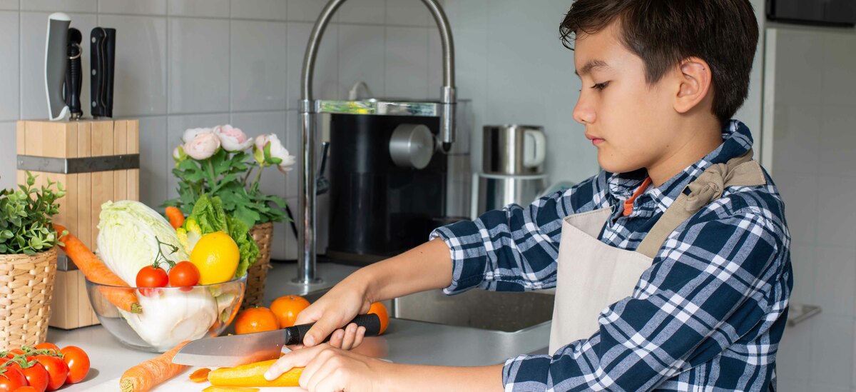 Scopriamo perché fa male l'adultizzazione precoce