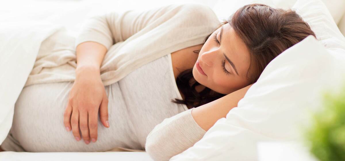 Come dormire in gravidanza: un focus