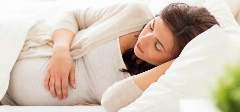 Come dormire in gravidanza: un focus