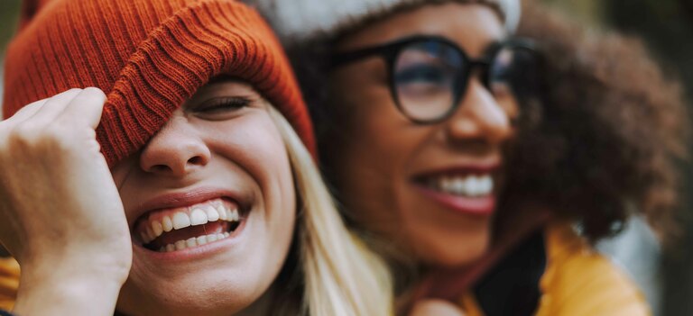 Scopriamo i benefici di una sorriso e una risata