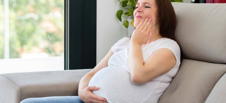 Scopriamo le cause e i rimedi del mal di denti in gravidanza