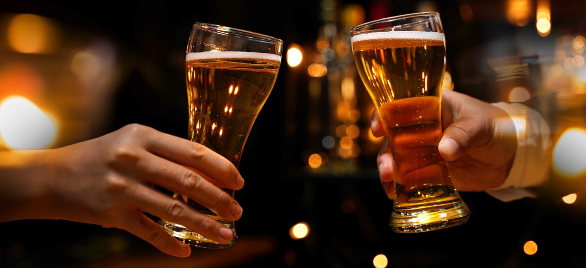 Scopriamo 5 motivi per cui bere birra migliora le prestazioni sessuali