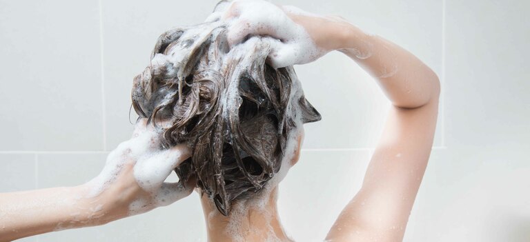 Ecco a cose serve mettere un po' di zucchero nello shampoo