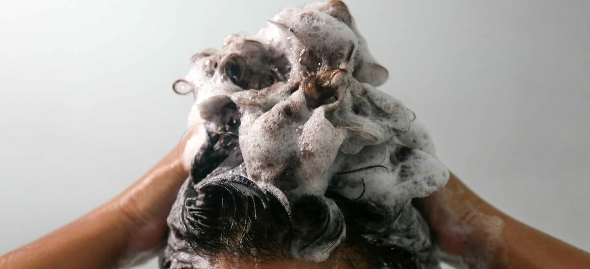 Scopriamo ogni quanto è bene lavarsi i capelli