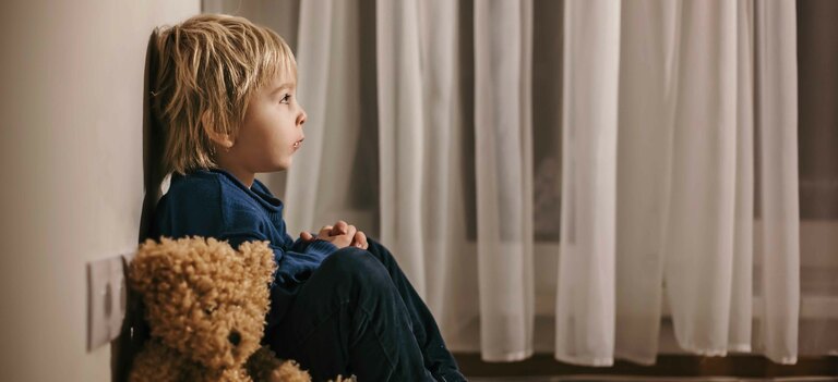 Scopriamo cos'è e come trattare il mutismo selettivo