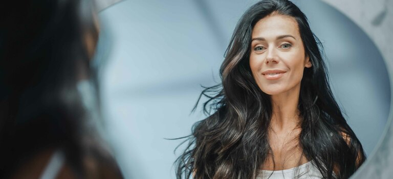 Scopriamo tutti i rimedi per il seno cadente e svuotato