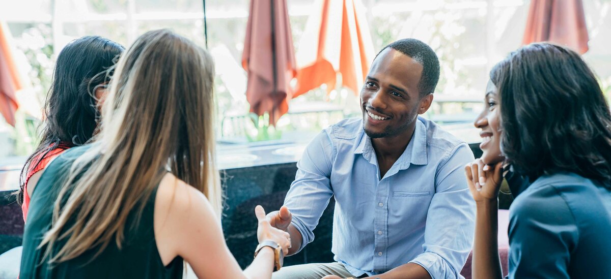 Ecco alcuni metodi efficaci per conoscere persone