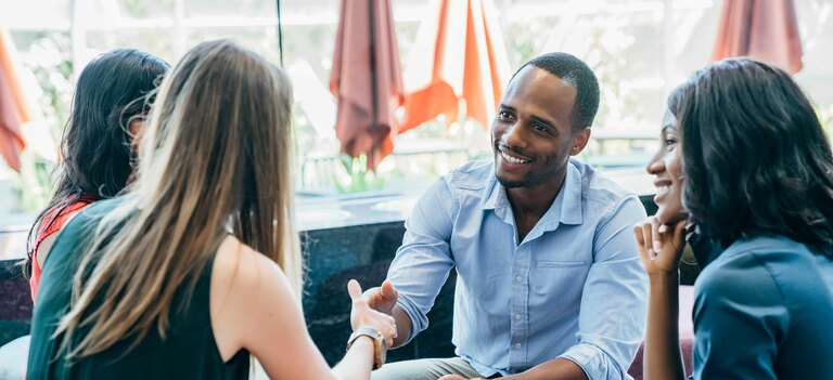 Ecco alcuni metodi efficaci per conoscere persone