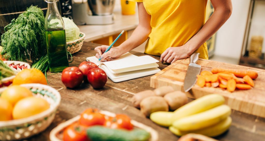 frutta e verdura sul tavolo