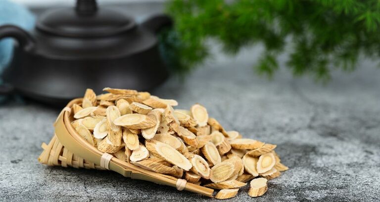 Astragalo: cos'è, proprietà, contorindicazioni