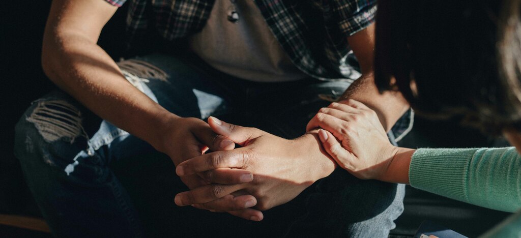 Dopo il caso della studentessa che si è suicidata a Milano, scopriamo quanto è importante l'aiuto psicologico