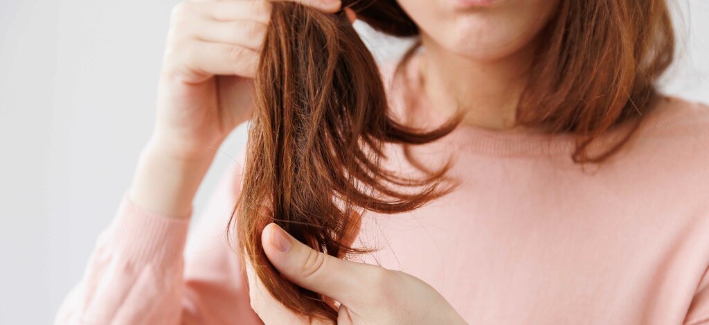Scopriamo alcuni rimedi naturali per i capelli fragili