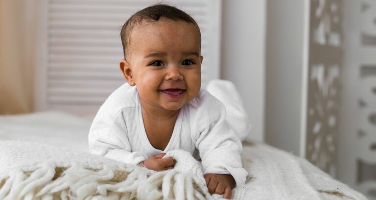 Neonato a 6 mesi: sviluppo e progressi