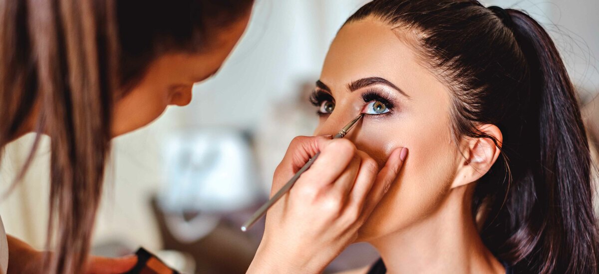 Ecco come truccare gli occhi incavati