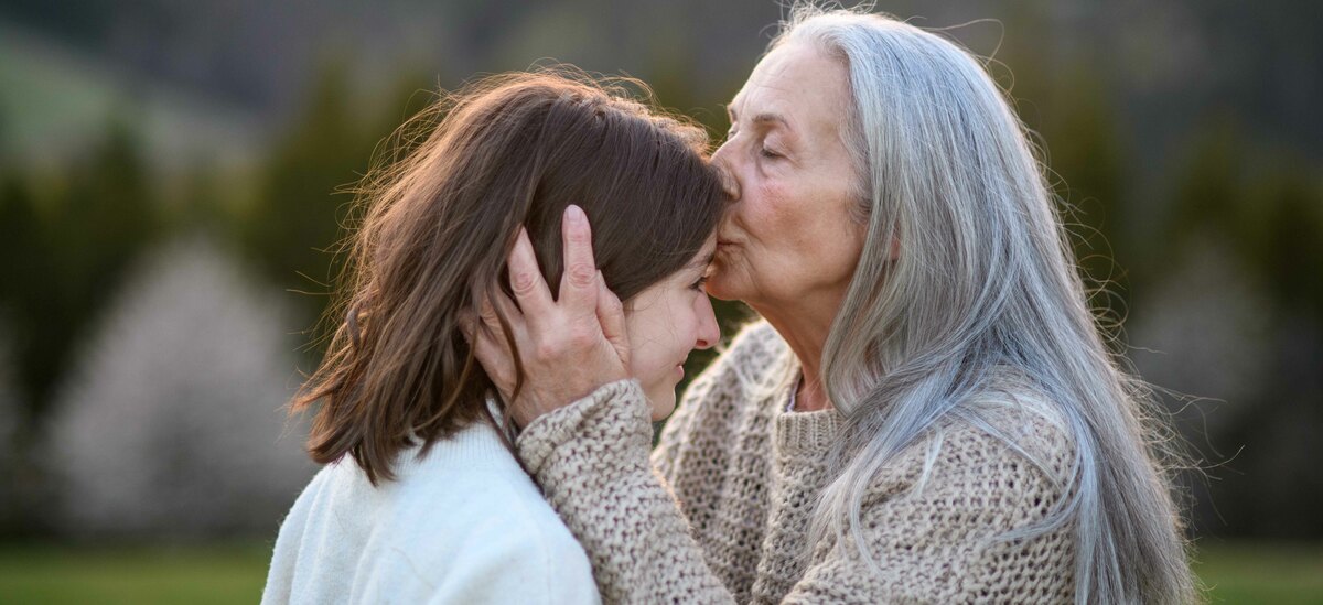 Ecco un focus sul bacio in fronte
