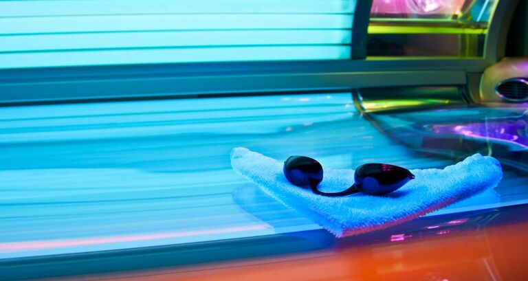 Lampada abbronzante: fa male?