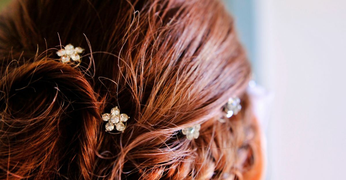 donna con acconciatura gioiello 