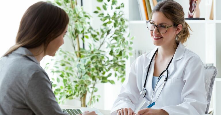 scopri i consigli del farmacista per un buon equilibrio intestinale in estate