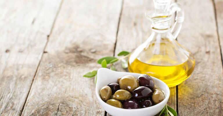 Friggere con olio di oliva: si può?