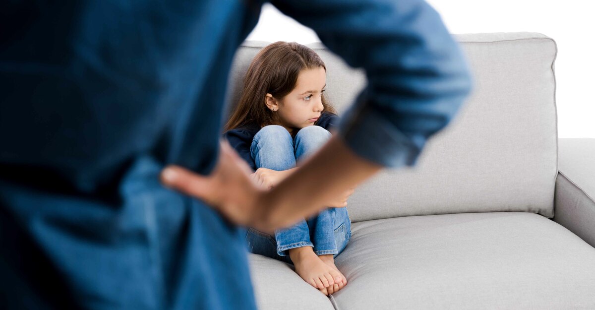 Genitore sgrida il figlio