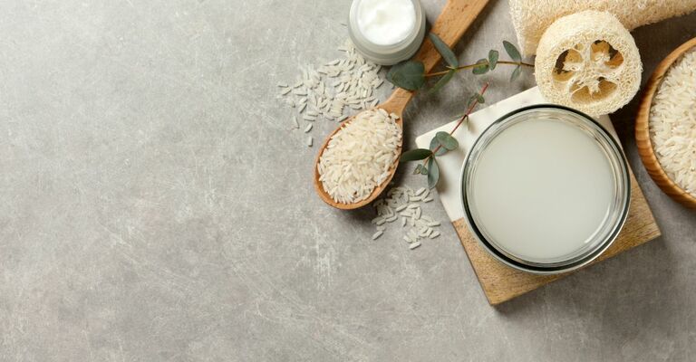Acqua di riso: i benefici per i capelli