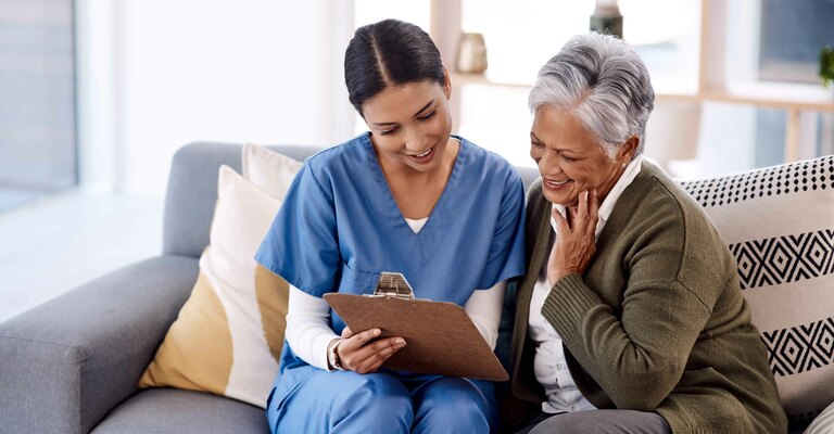 Puntini bianchi nelle feci: come trattarli e quali sono le cause