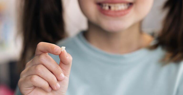 scopri le origini della leggenda "fatina dei denti"