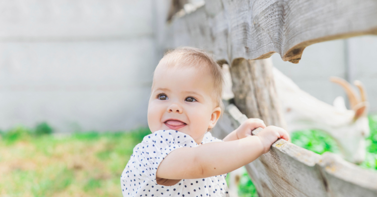 neonato-lingua-fuori