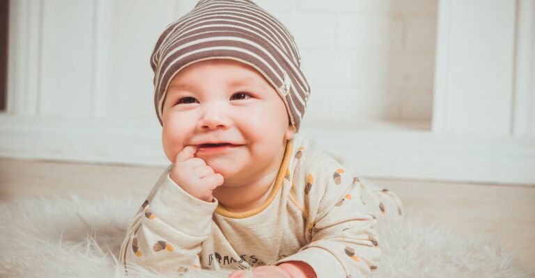 neonato-che-sorride