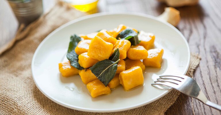 Piatto di gnocchi di zucca