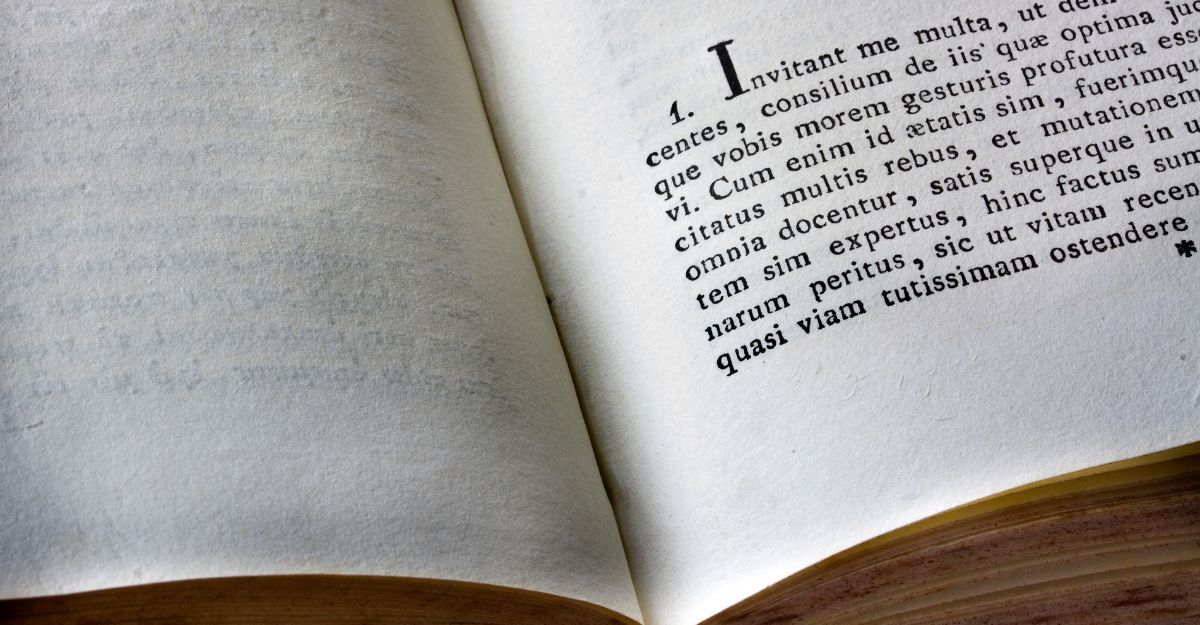 pagine di un libro scritto in latino