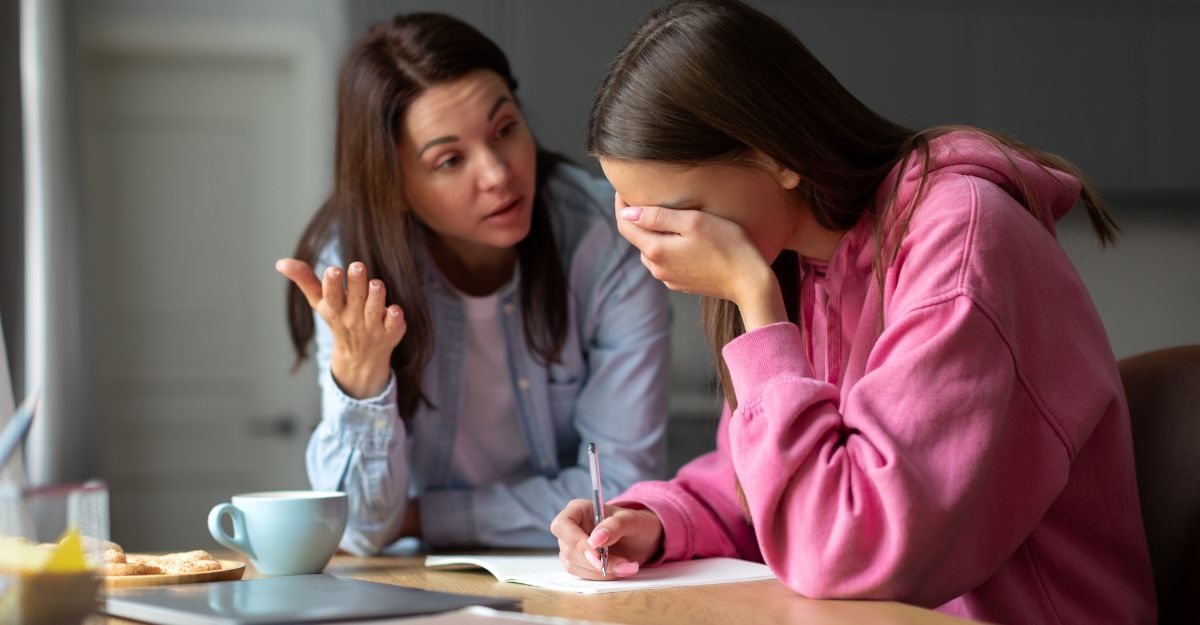 mamma e figlia che discutono