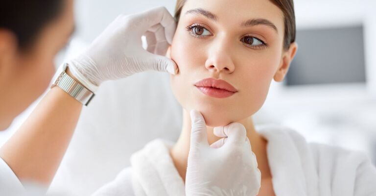 paziente dal dermatologo