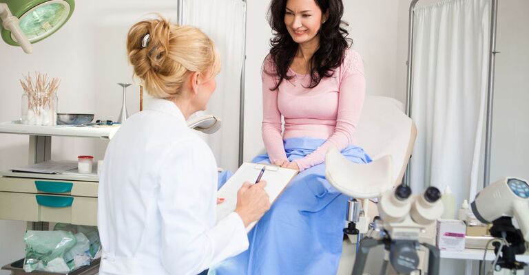 Una donna dalla ginecologa