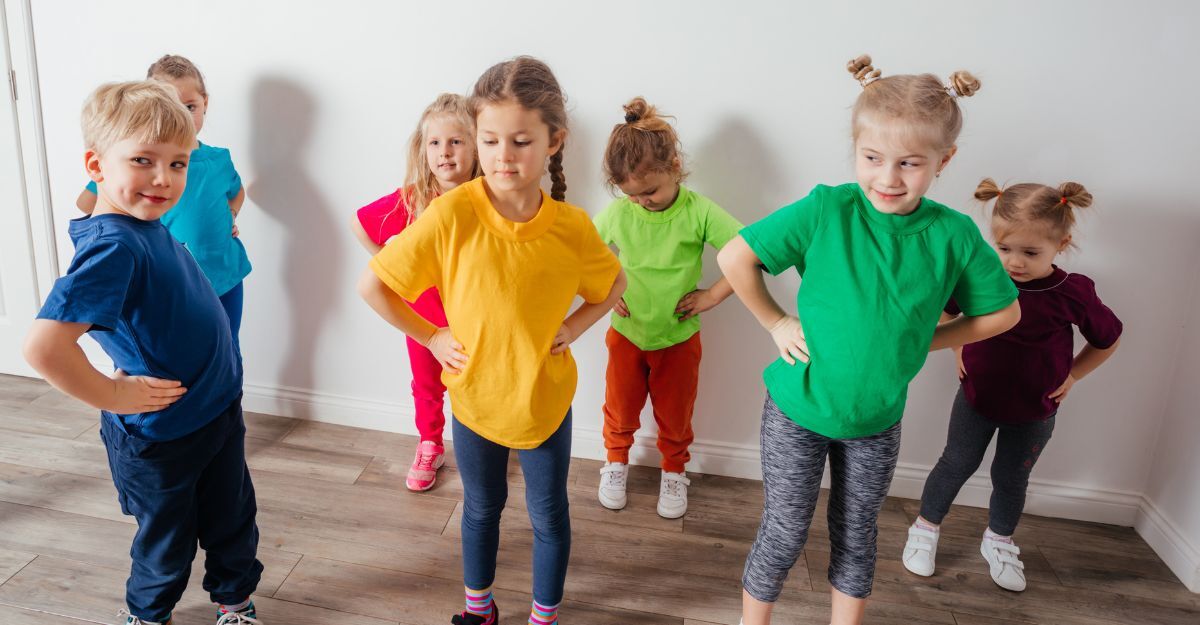 Bambini che si muovono nello spazio