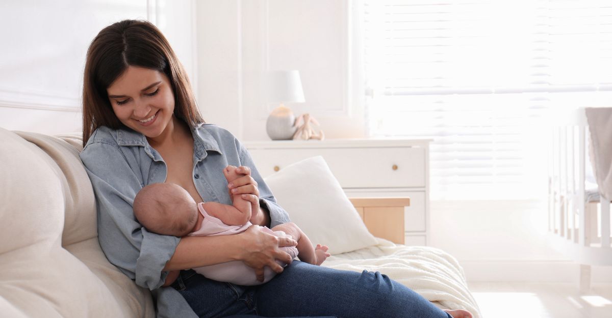 mamma allatta bambino